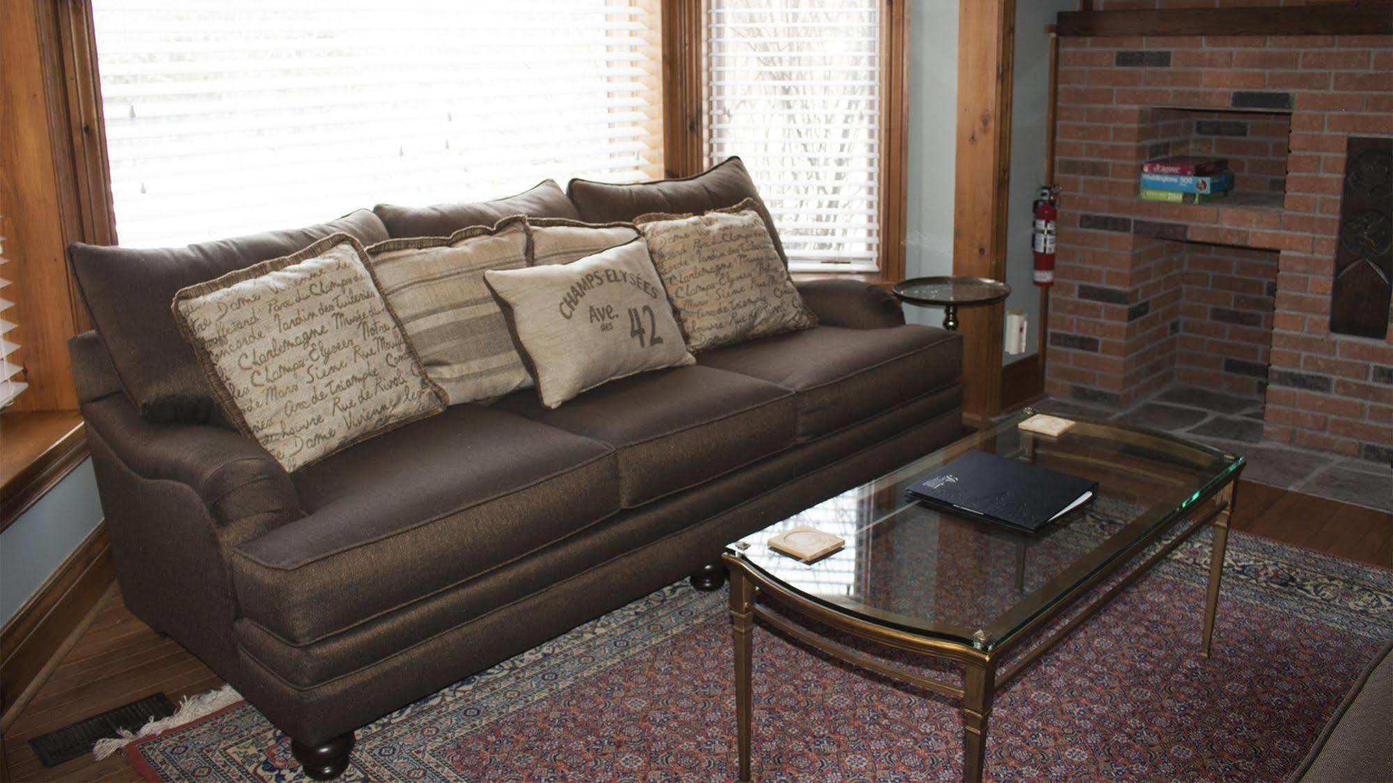 Ste. Anne'S Spa Grafton Bagian luar foto