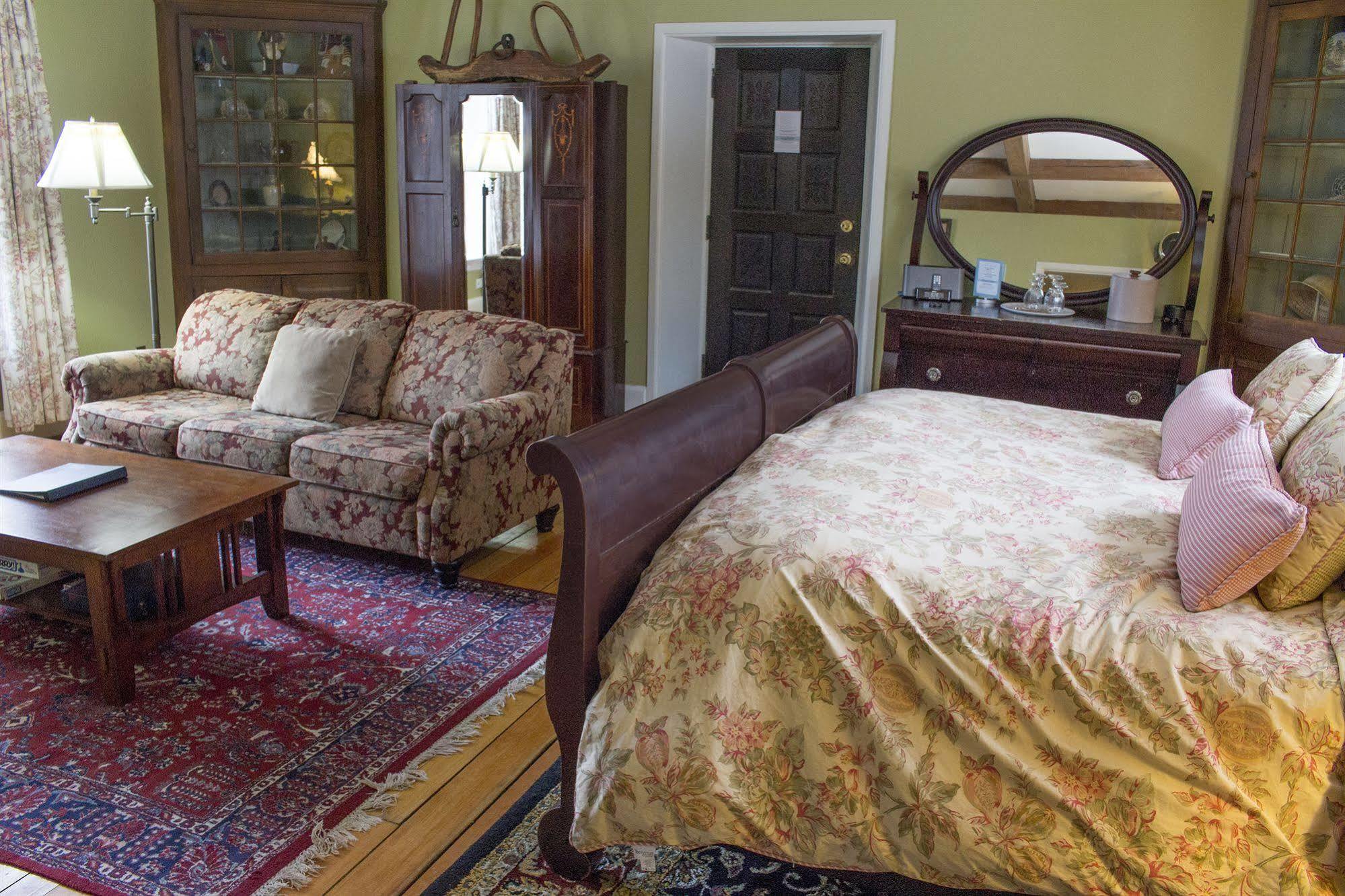 Ste. Anne'S Spa Grafton Bagian luar foto