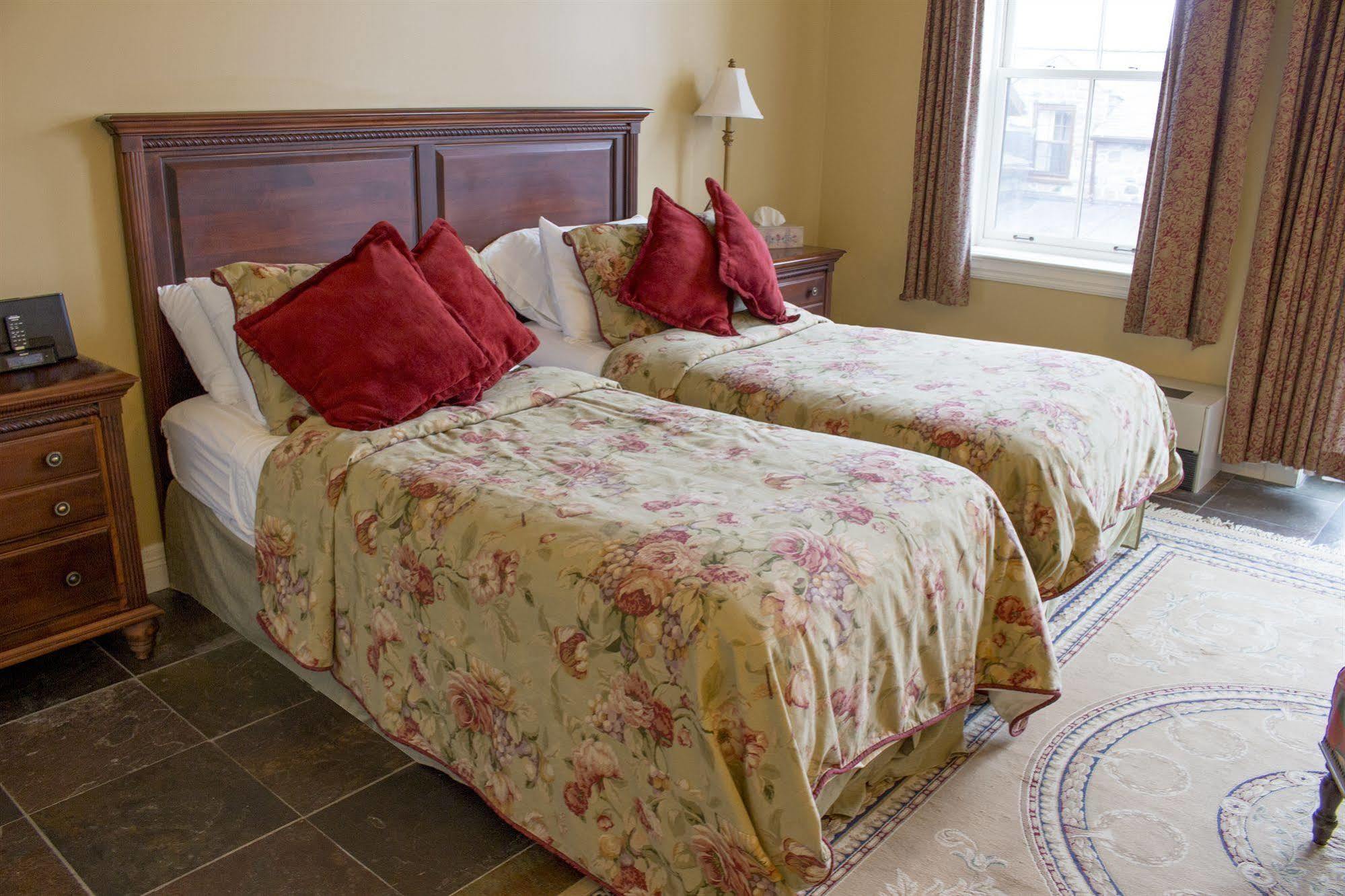 Ste. Anne'S Spa Grafton Bagian luar foto