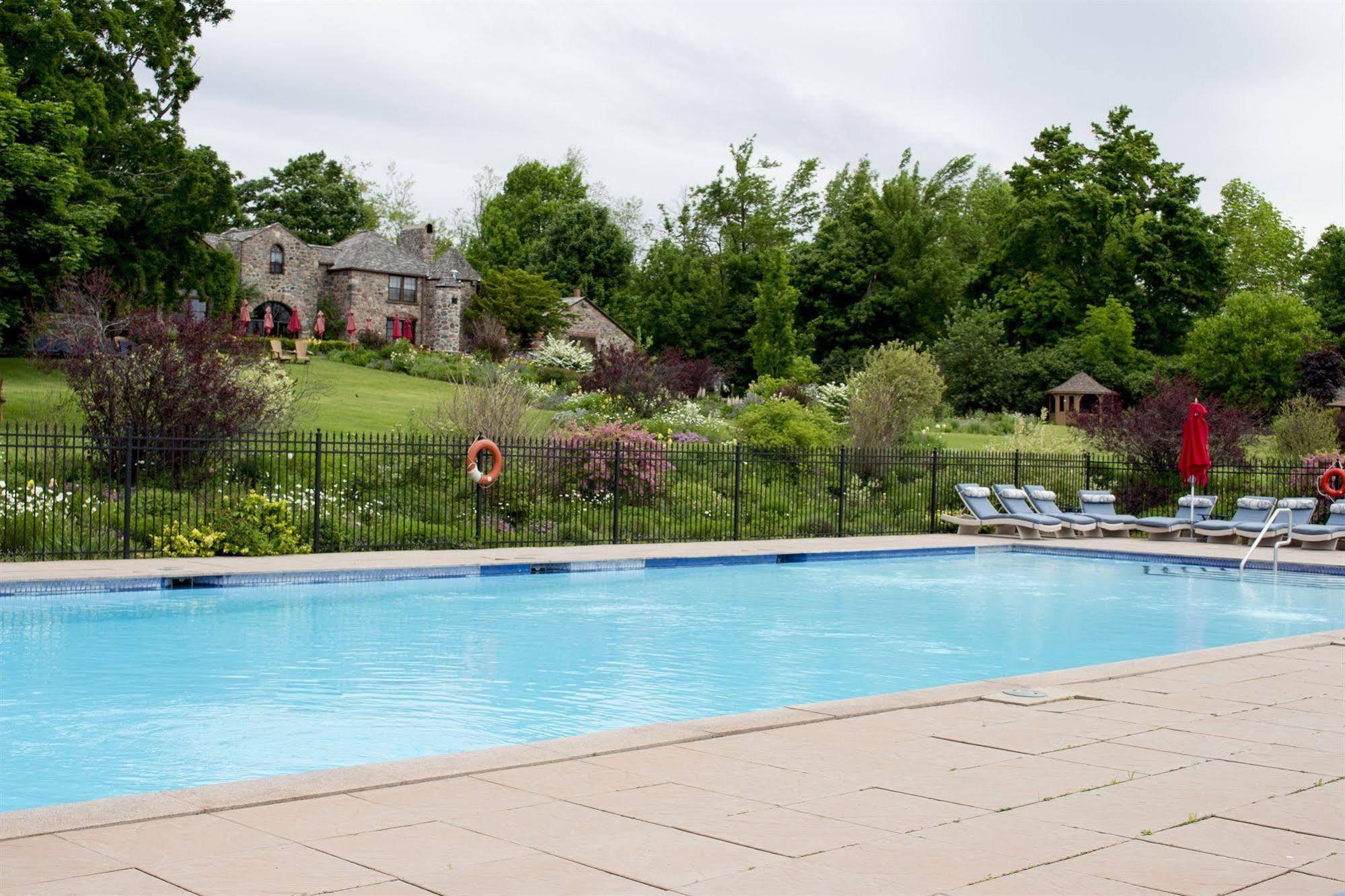 Ste. Anne'S Spa Grafton Bagian luar foto