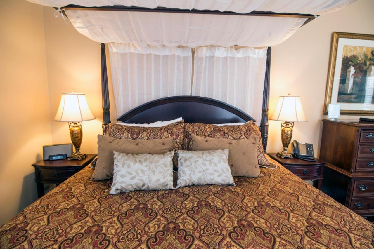 Ste. Anne'S Spa Grafton Bagian luar foto