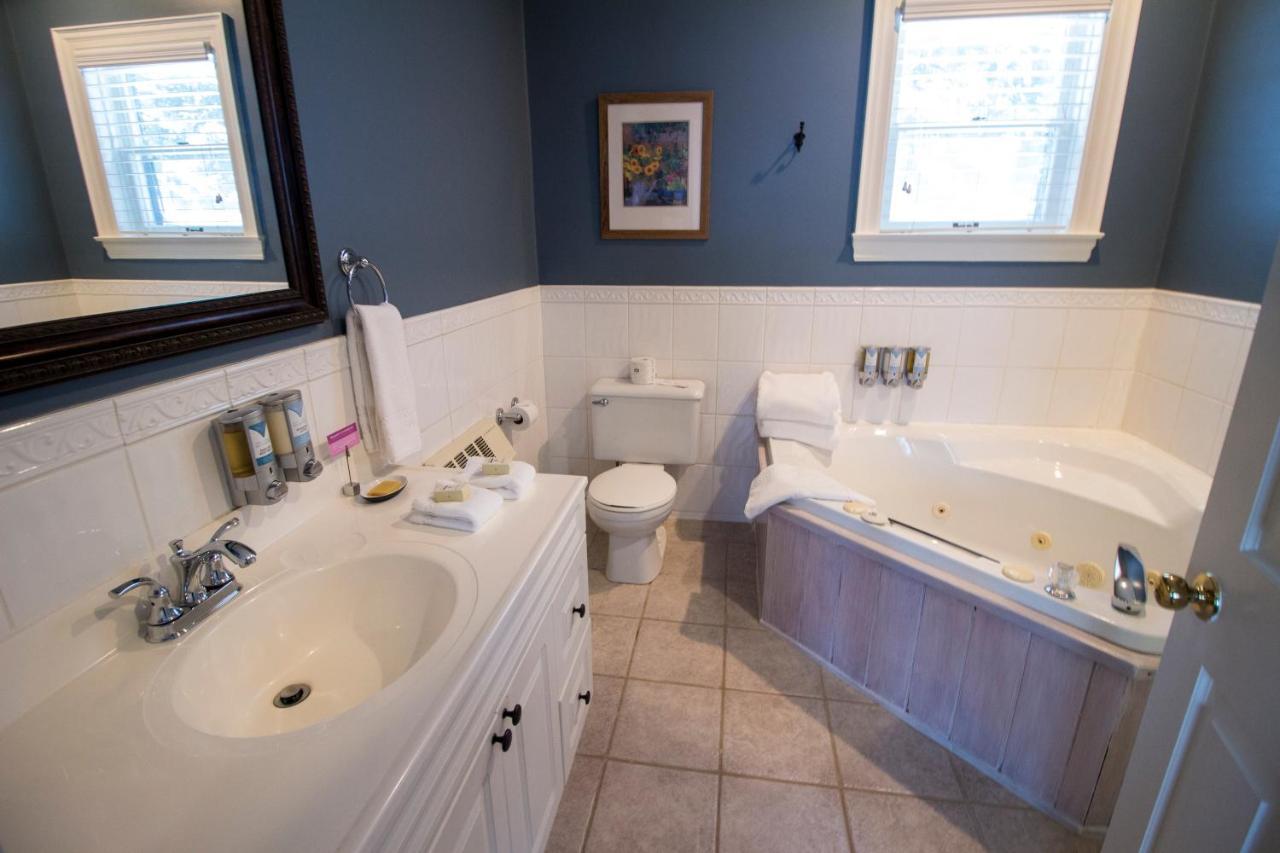 Ste. Anne'S Spa Grafton Bagian luar foto